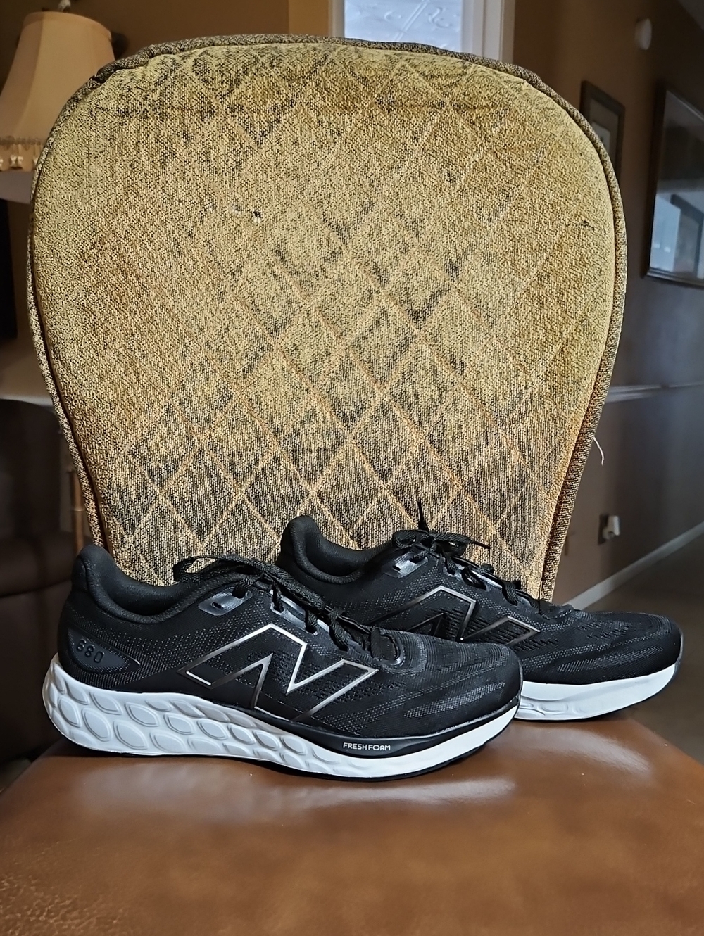 New Balance Fresh Foam 680v8 Lace Up Sneakers Running Shoes Black White